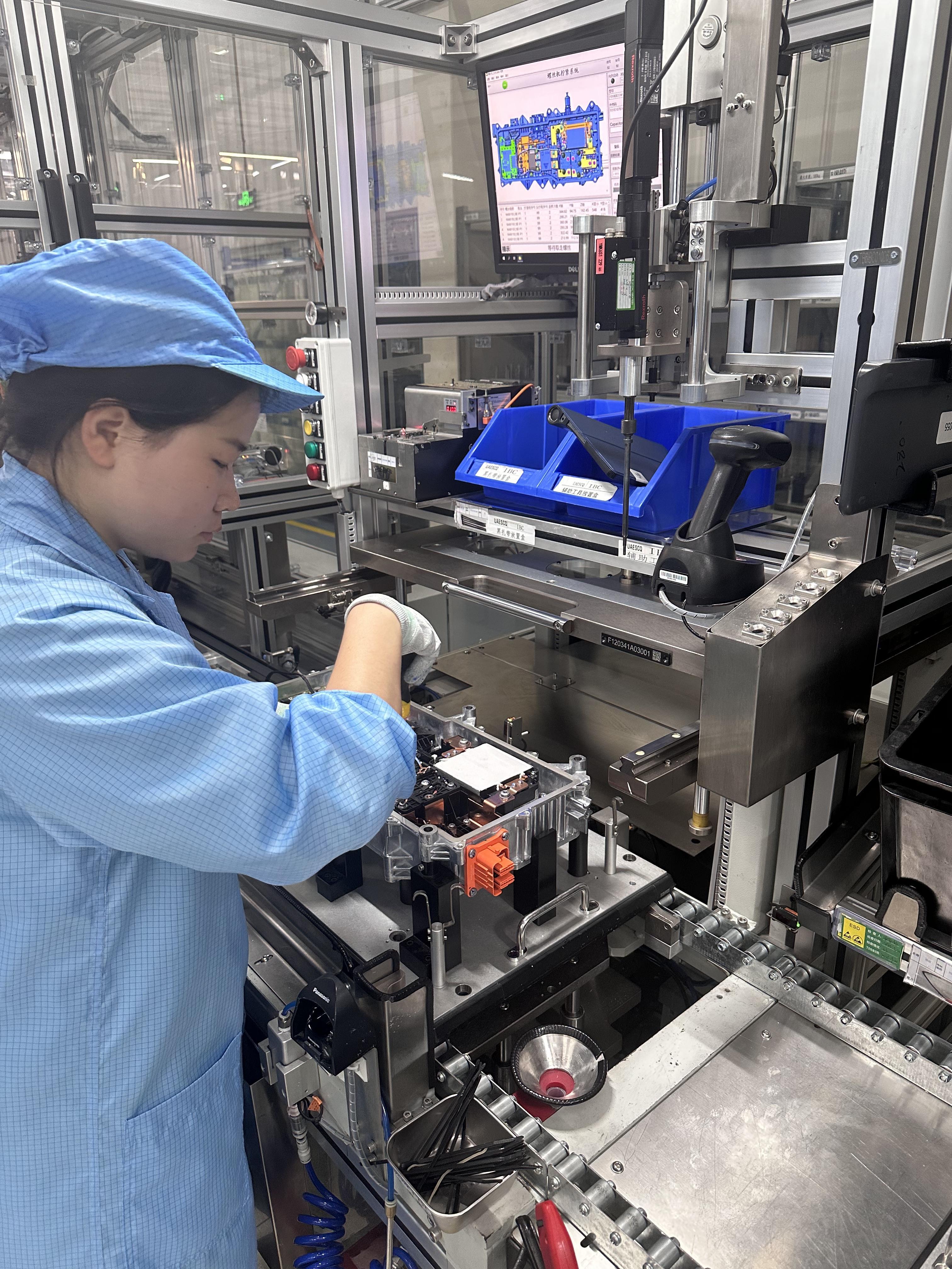 IBCラインの作業ステーション